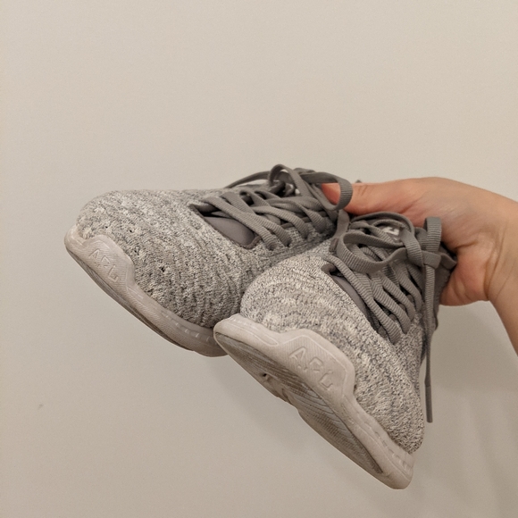 APL Techloom Phantom white gray sneakers size 6.5 - Picture 7 of 9